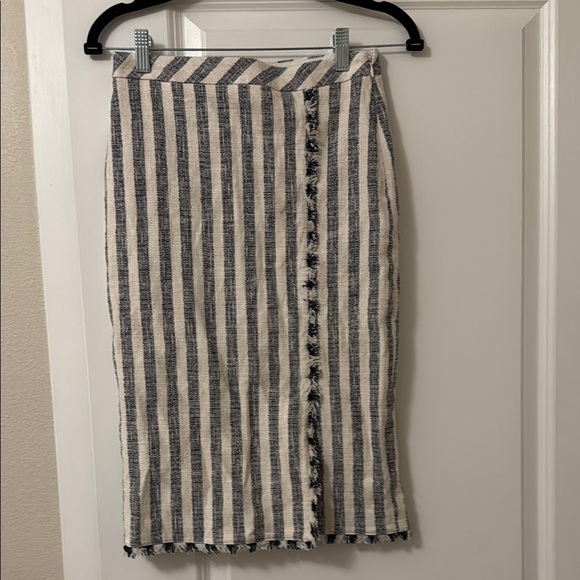 Banana Republic Dresses & Skirts - Banana Republic Black and White Midi Pencil Skirt